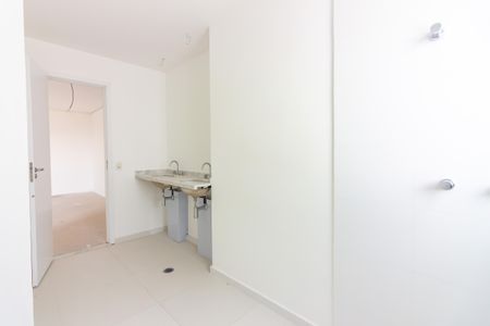 Apartamento à venda com 312m², 4 quartos e 5 vagasBanheiro da Suíte 2