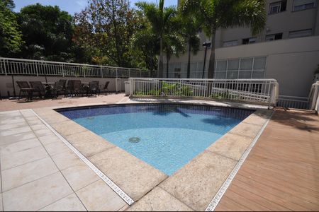 Apartamento para alugar com 78m², 2 quartos e 2 vagasÁrea comum - Piscina