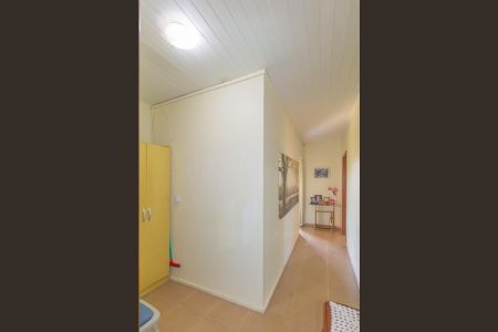 Casa à venda com 176m², 3 quartos e 2 vagas Casa à venda com 176m², 3 quartos e 2 vagasDespensa/corredor