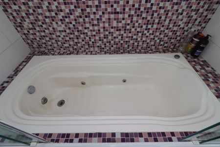 Casa à venda com 250m², 2 quartos e 3 vagasBanheiro Social - Banheira