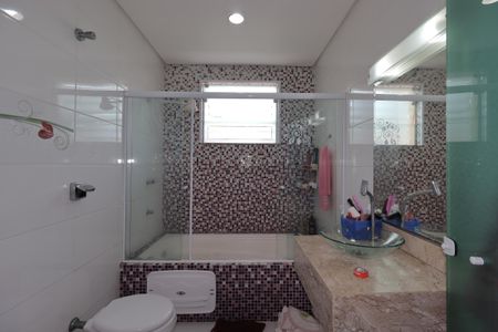 Casa à venda com 250m², 2 quartos e 3 vagasBanheiro Social