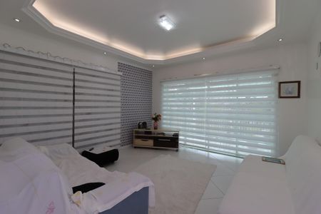 Sala de casa para alugar com 2 quartos, 250m² em Vila Valparaíso, Santo André