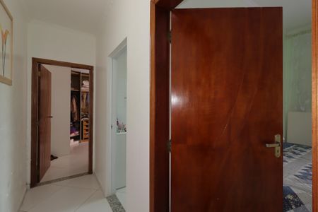 Casa à venda com 250m², 2 quartos e 3 vagasCorredor