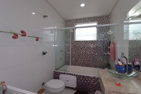 Casa à venda com 250m², 2 quartos e 3 vagasBanheiro Social