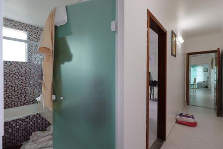 Casa à venda com 250m², 2 quartos e 3 vagasCorredor