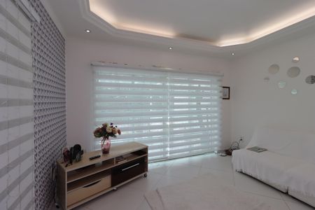 Casa à venda com 250m², 2 quartos e 3 vagasSala