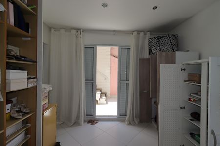 Casa à venda com 250m², 2 quartos e 3 vagasSuíte