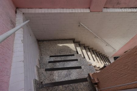 Casa à venda com 250m², 2 quartos e 3 vagasEscada para a Área Gourmet