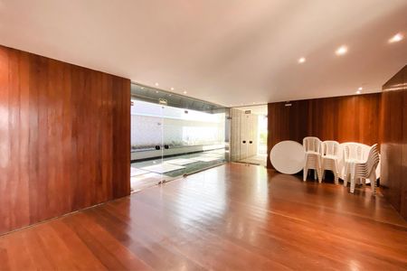 Apartamento à venda com 274m², 4 quartos e 3 vagasÁrea comum - Salão de festas
