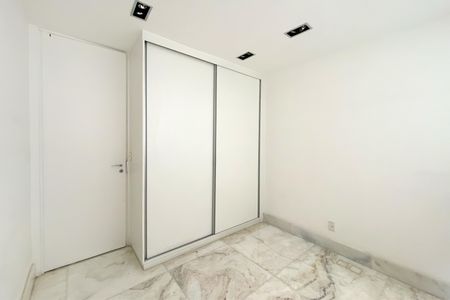 Apartamento à venda com 274m², 4 quartos e 3 vagasQuarto 2