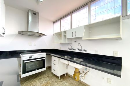 Apartamento à venda com 274m², 4 quartos e 3 vagasCozinha