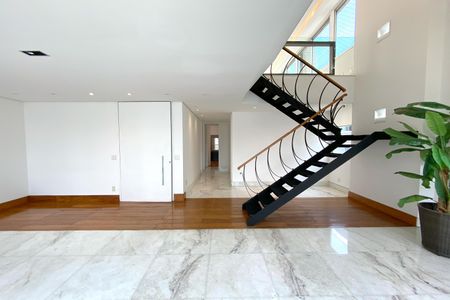 Apartamento à venda com 274m², 4 quartos e 3 vagasSala