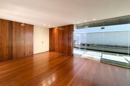 Apartamento à venda com 274m², 4 quartos e 3 vagasÁrea comum - Salão de festas