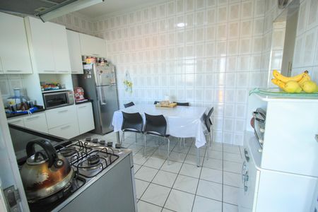 Apartamento para alugar com 90m², 2 quartos e sem vaga