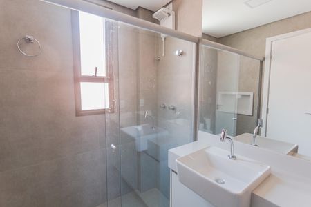 Apartamento à venda com 70m², 2 quartos e 2 vagasBanheiro da Suíte 1