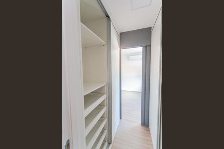 Apartamento à venda com 70m², 2 quartos e 2 vagasCloset da Suíte 1