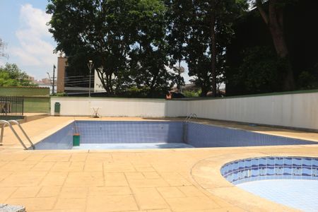 Apartamento à venda com 65m², 2 quartos e 1 vagaÁrea comum - Piscina