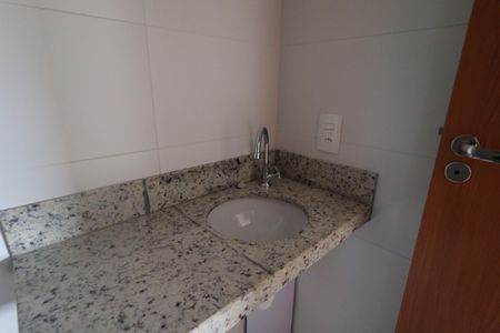 Apartamento para alugar com 72m², 2 quartos e 1 vaga Apartamento para alugar com 72m², 2 quartos e 1 vagaBanheiro da Suíte