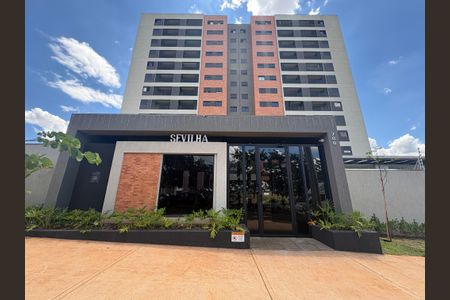 Apartamento para alugar com 72m², 2 quartos e 1 vaga Apartamento para alugar com 72m², 2 quartos e 1 vagaFachada