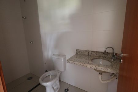 Apartamento para alugar com 72m², 2 quartos e 1 vaga Apartamento para alugar com 72m², 2 quartos e 1 vagaBanheiro da Suíte