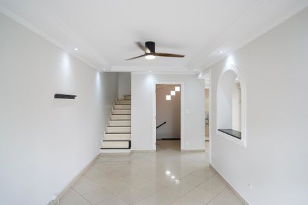 Casa para alugar com 290m², 3 quartos e 2 vagasSala