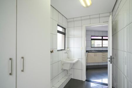 Casa para alugar com 290m², 3 quartos e 2 vagasÁrea de serviço