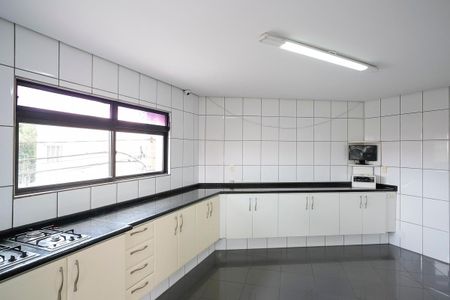 Casa para alugar com 290m², 3 quartos e 2 vagasCozinha