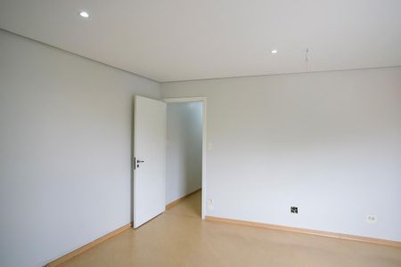 Casa para alugar com 290m², 3 quartos e 2 vagasSuíte 3