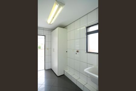 Casa para alugar com 290m², 3 quartos e 2 vagasÁrea de serviço