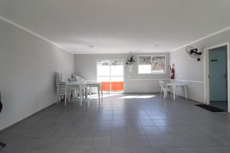 Apartamento para alugar com 46m², 2 quartos e 1 vaga Apartamento para alugar com 46m², 2 quartos e 1 vagaÁrea comum - Salão de festas