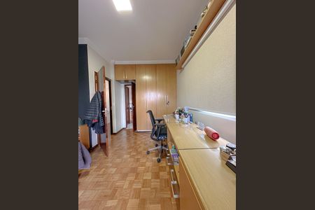 Casa de condomínio à venda com 243m², 4 quartos e 3 vagasSuíte 2