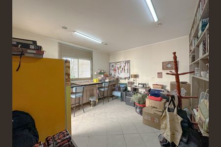 Casa de condomínio à venda com 243m², 4 quartos e 3 vagasQuarto Externo