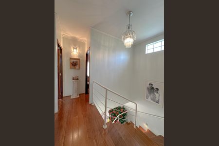 Casa de condomínio à venda com 243m², 4 quartos e 3 vagasCorredor