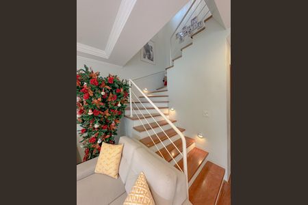 Casa de condomínio à venda com 243m², 4 quartos e 3 vagasSala