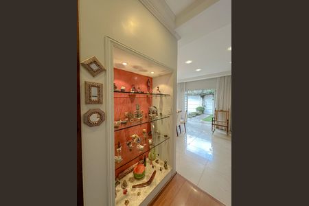 Casa de condomínio à venda com 243m², 4 quartos e 3 vagasSala de Tv