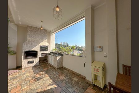 Casa de condomínio à venda com 243m², 4 quartos e 3 vagasChurrasqueira