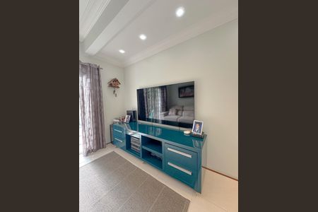 Casa de condomínio à venda com 243m², 4 quartos e 3 vagasSala de Tv