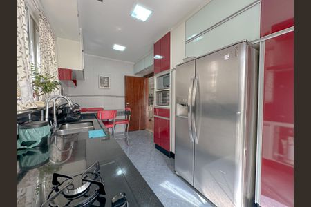 Casa de condomínio à venda com 243m², 4 quartos e 3 vagasCozinha