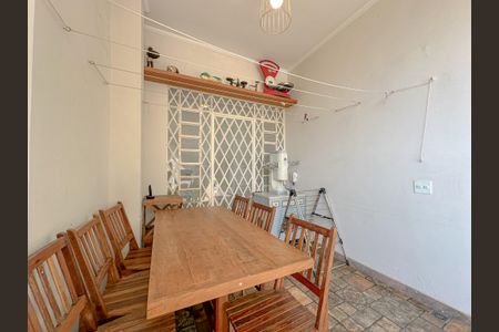 Casa de condomínio à venda com 243m², 4 quartos e 3 vagasChurrasqueira