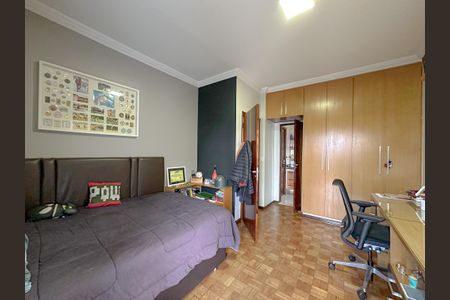 Casa de condomínio à venda com 243m², 4 quartos e 3 vagasSuíte 2