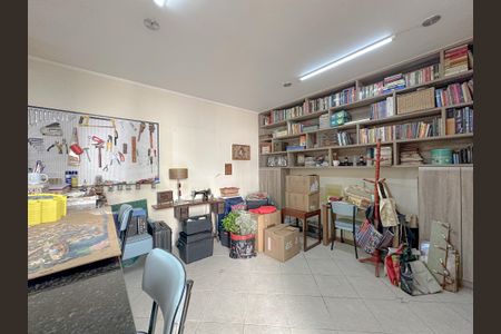 Casa de condomínio à venda com 243m², 4 quartos e 3 vagasQuarto Externo