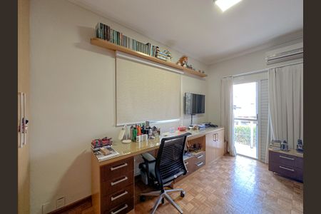 Casa de condomínio à venda com 243m², 4 quartos e 3 vagasSuíte 2