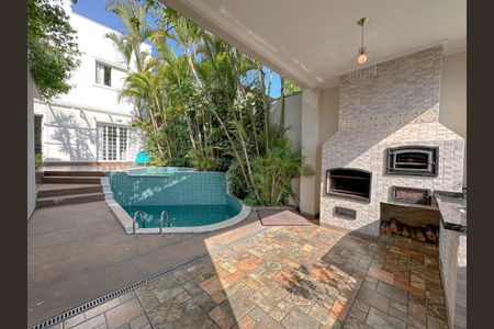 Casa de condomínio à venda com 243m², 4 quartos e 3 vagasChurrasqueira