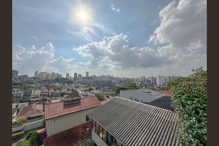 Casa de condomínio à venda com 243m², 4 quartos e 3 vagasVista