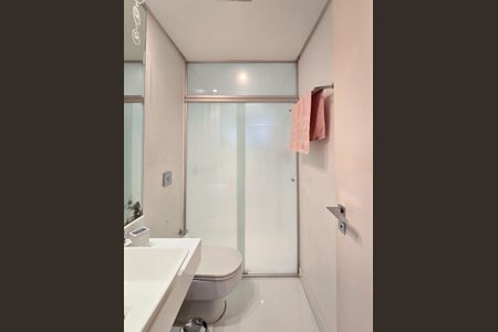 Apartamento à venda com 200m², 3 quartos e 1 vagaBanheiro Social