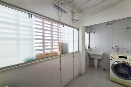 Apartamento à venda com 200m², 3 quartos e 1 vagaÁrea de Serviço