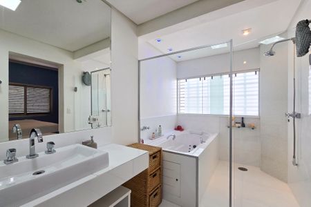 Apartamento à venda com 200m², 3 quartos e 1 vagaBanheiro - Suíte