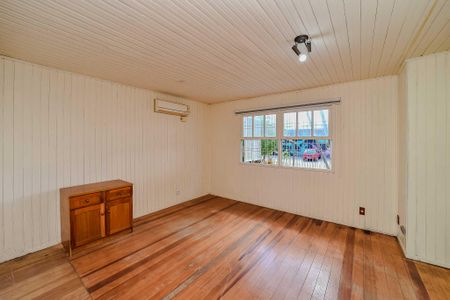 Casa à venda com 192m², 4 quartos e 2 vagasSuíte