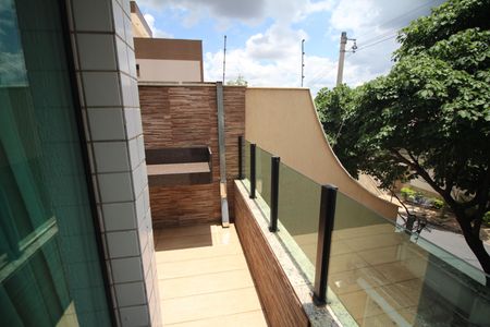 Apartamento à venda com 130m², 3 quartos e 2 vagasVaranda Quarto 2