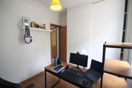 Apartamento à venda com 130m², 3 quartos e 2 vagasQuarto 3